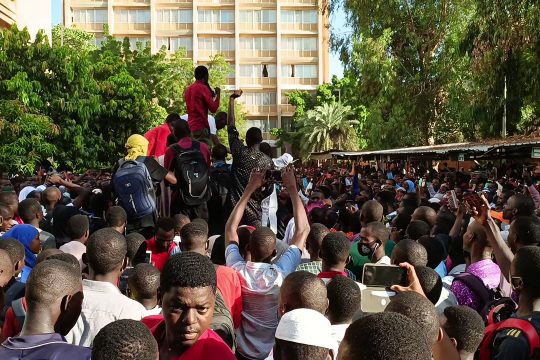 Sit-in des étudiants de l'Université Abdou dans l'enceinte du ministère de l'enseignement supérieur, le 13 octobre 2021.