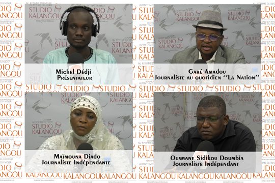 Les invités au forum de la presse sur le plateau du Studio Kalangou