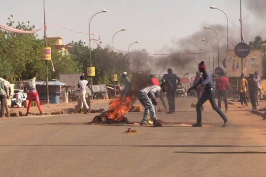 Des jeunes à Niamey lors des manifestations du 23 au 24 février