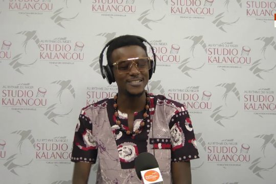 Big Abdel sur le plateau de l'artiste s'exprime