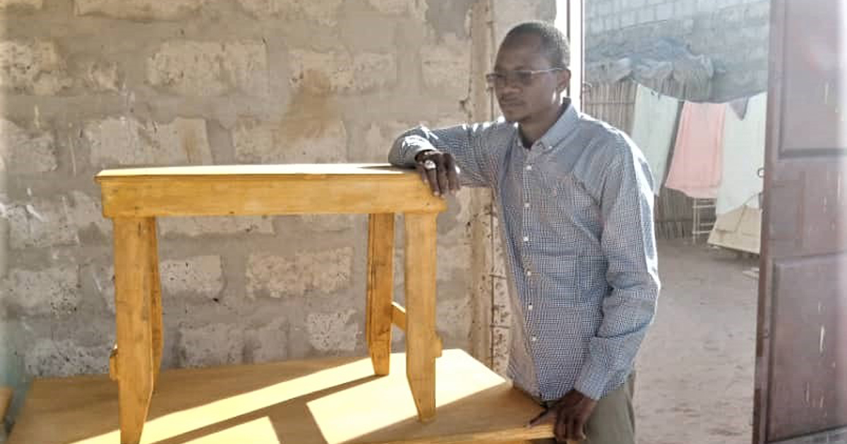 Portrait d’Abdoul Kadri Zakari, artisan en menuiserie bois à Diffa