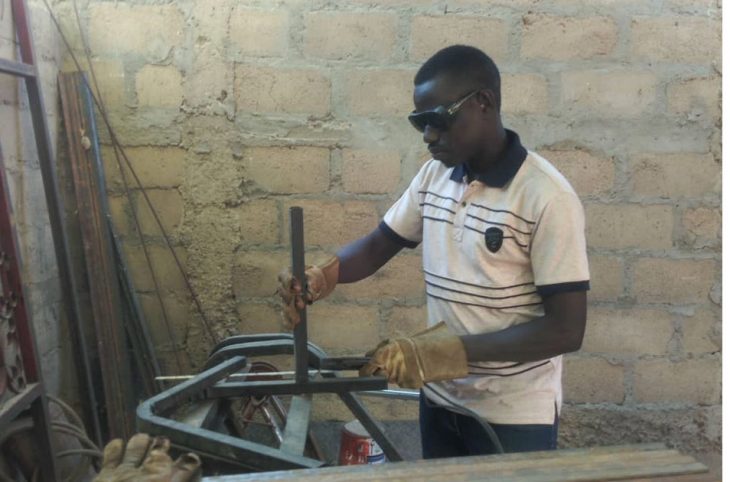 📷PORTRAIT - Mahaman Laminou, un jeune menuisier métallique de la ville de Zinder