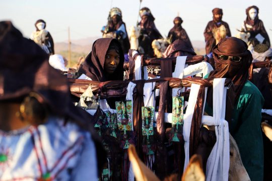 Les Touaregs assistent au Festival de l'Air à Iferouane le 15 février 2020