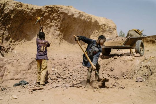 terre pour fabriquer des briques et enduire des maisons