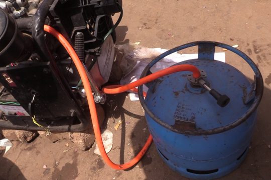 Une moto pompe fonctionnant au gaz butane présenté lors du Sahel-Niger 2022
