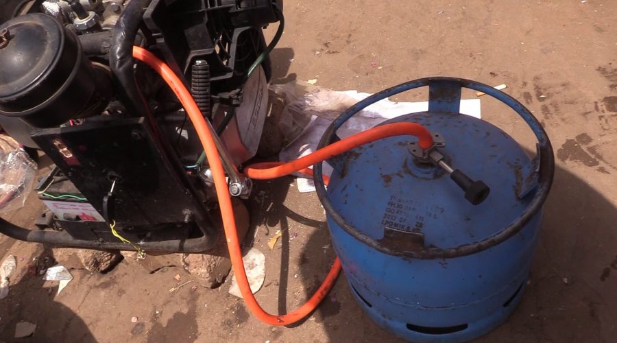 Une moto pompe fonctionnant au gaz butane présenté lors du Sahel-Niger 2022