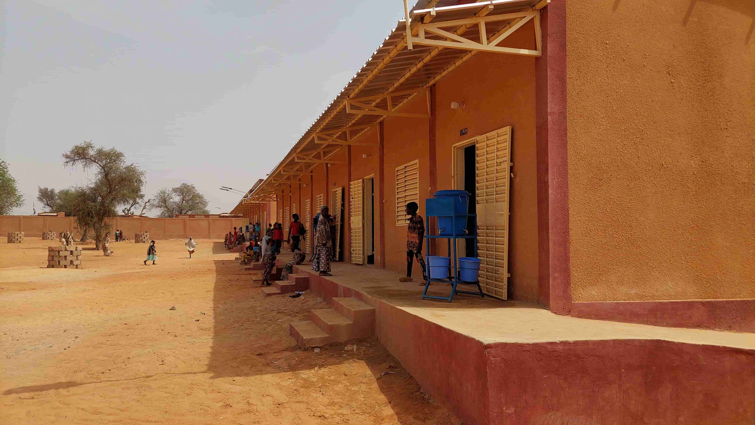 Education : de nouvelles classes pour les élèves victimes d’incendie à Niamey en avril 2021