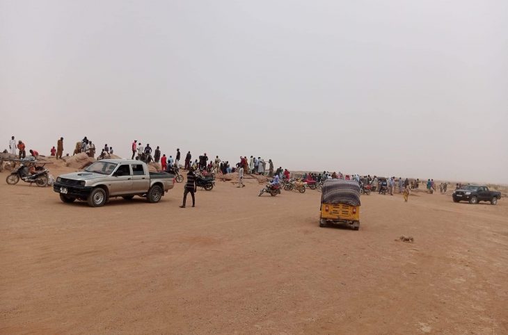 Les jeunes affluent sur un nouveau site aurifère découvert dans la ville d’Agadez