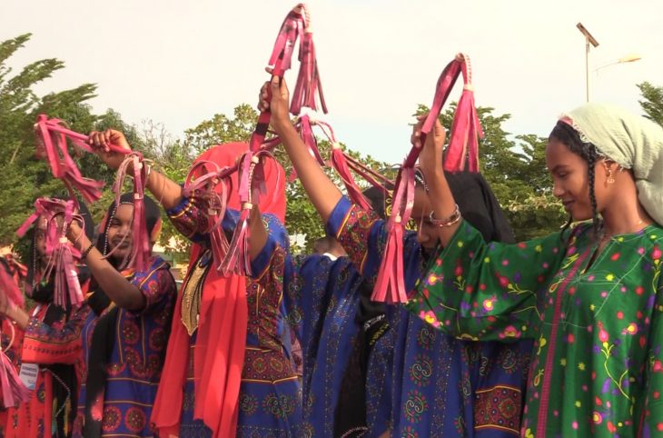 Le couteau, accessoirement porté par les femmes Toubous