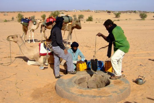 Dans le désert du Ténéré au Niger, les puits d’Achigour et Espoir sont des passages obligés particulièrement sur l’axe Agadez-Dirkou.