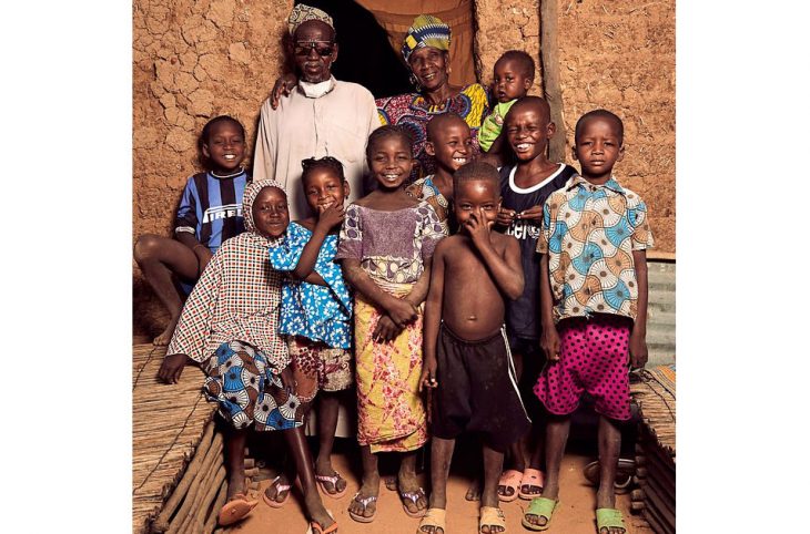 Explication de l’éducation des enfants ainés dans certaines communautés nationales