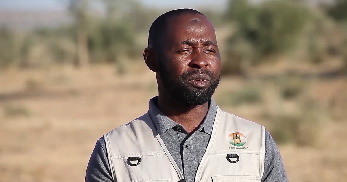 Portrait de Sanoussi Abdoulaye, jeune engagé dans la lutte contre le changement climatique.