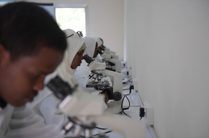 L’importance des laboratoires dans les établissements scolaires à Gaya