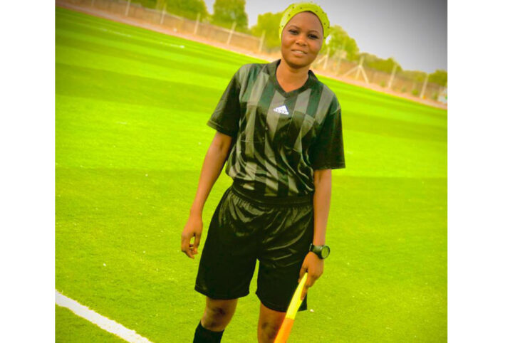 A la découverte de Yasmina Maiga, une jeune arbitre de football de Dosso