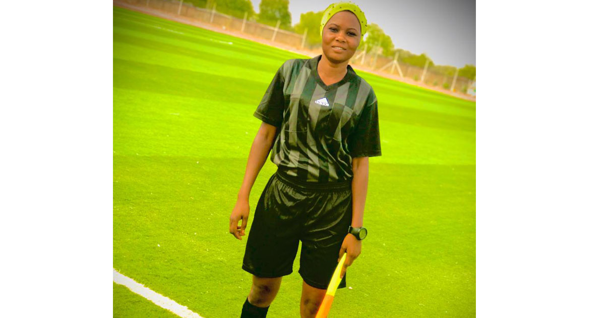 A la découverte de Yasmina Maiga, une jeune arbitre de football de Dosso