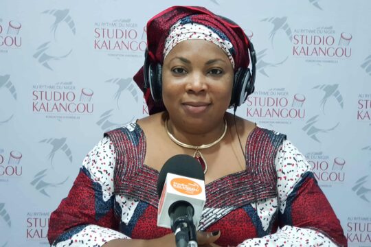 Rafika Attaher, présentatrice du journal en français