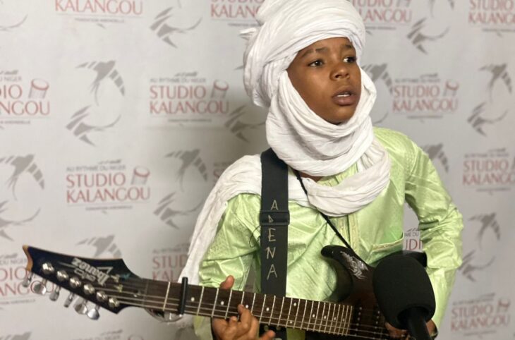 A la découverte de Ady Bibi Mohamed, âgé de 13 ans chanteur et guitariste