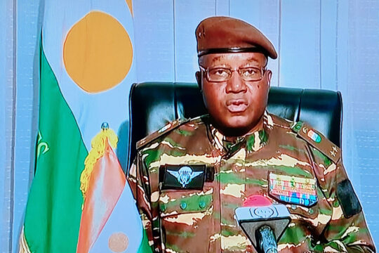 Le général de Brigade Abdourahamane Tiani, président du Conseil National pour la Sauvegarde de la Patrie (CNSP), a annoncé la fin du régime de la 7ème République.