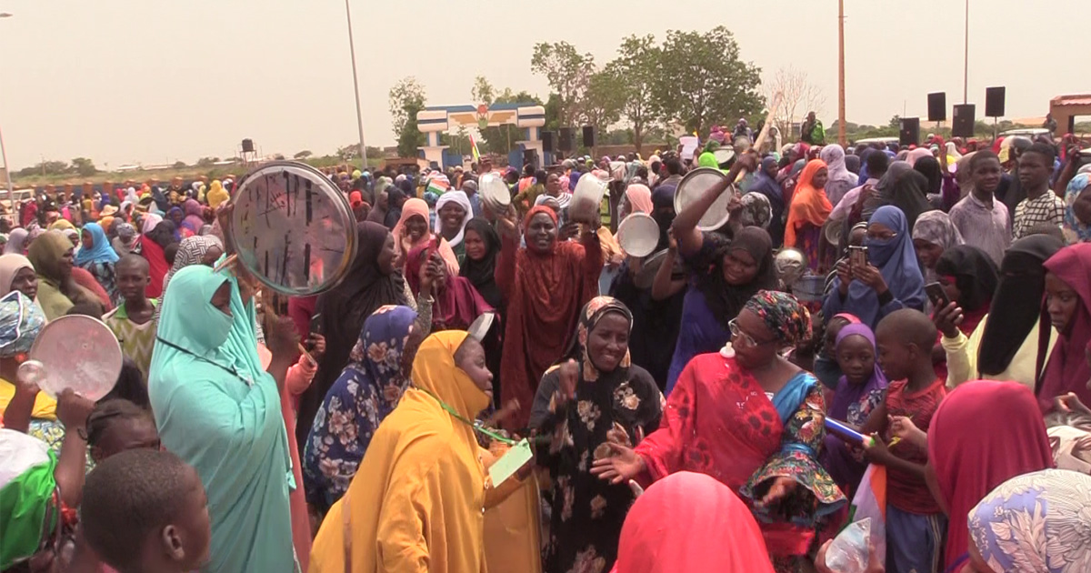 Niamey: des femmes manifestent contre la présence militaire française