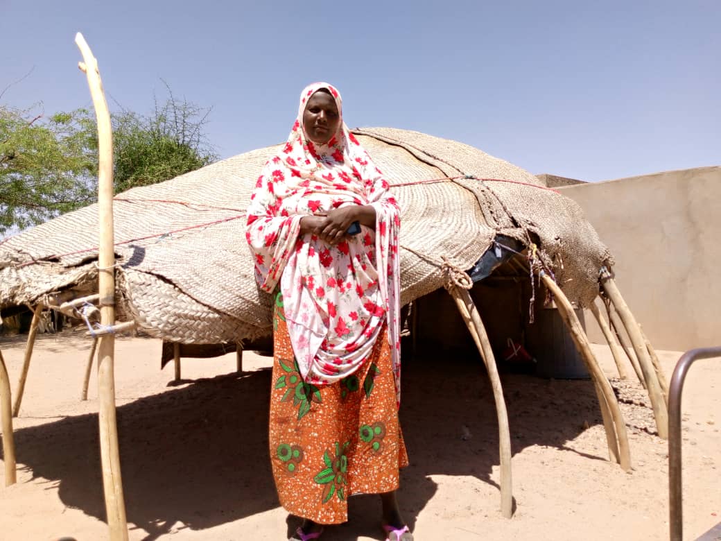 Découverte de la construction d'une tente Touareg ; - Studio Kalangou - Au  rythme du Niger