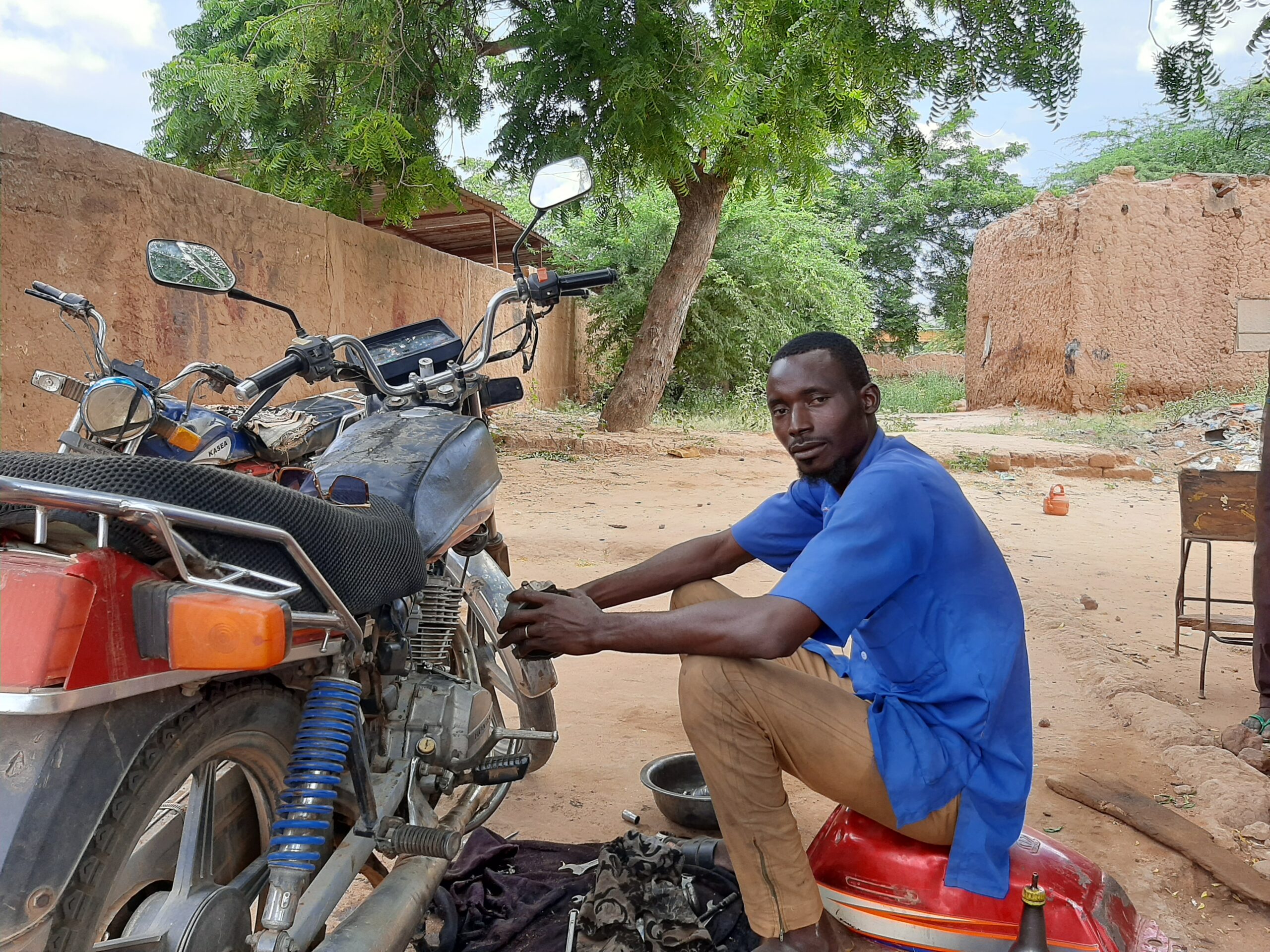 A la rencontre de Jafar, un réparateur de moto dans la ville Doutchi