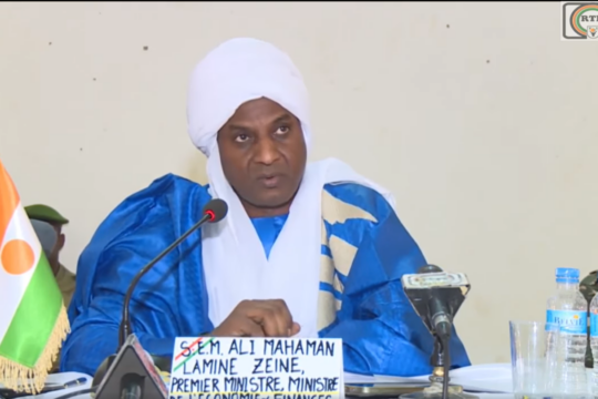 Le premier ministre du Niger, Ali Mahamane Lamine Zeine, lors du lancement des assises régionales à Agadez le 1er janvier 2024 / Photo : page Facebook de la télévision publique du Niger (RTN)