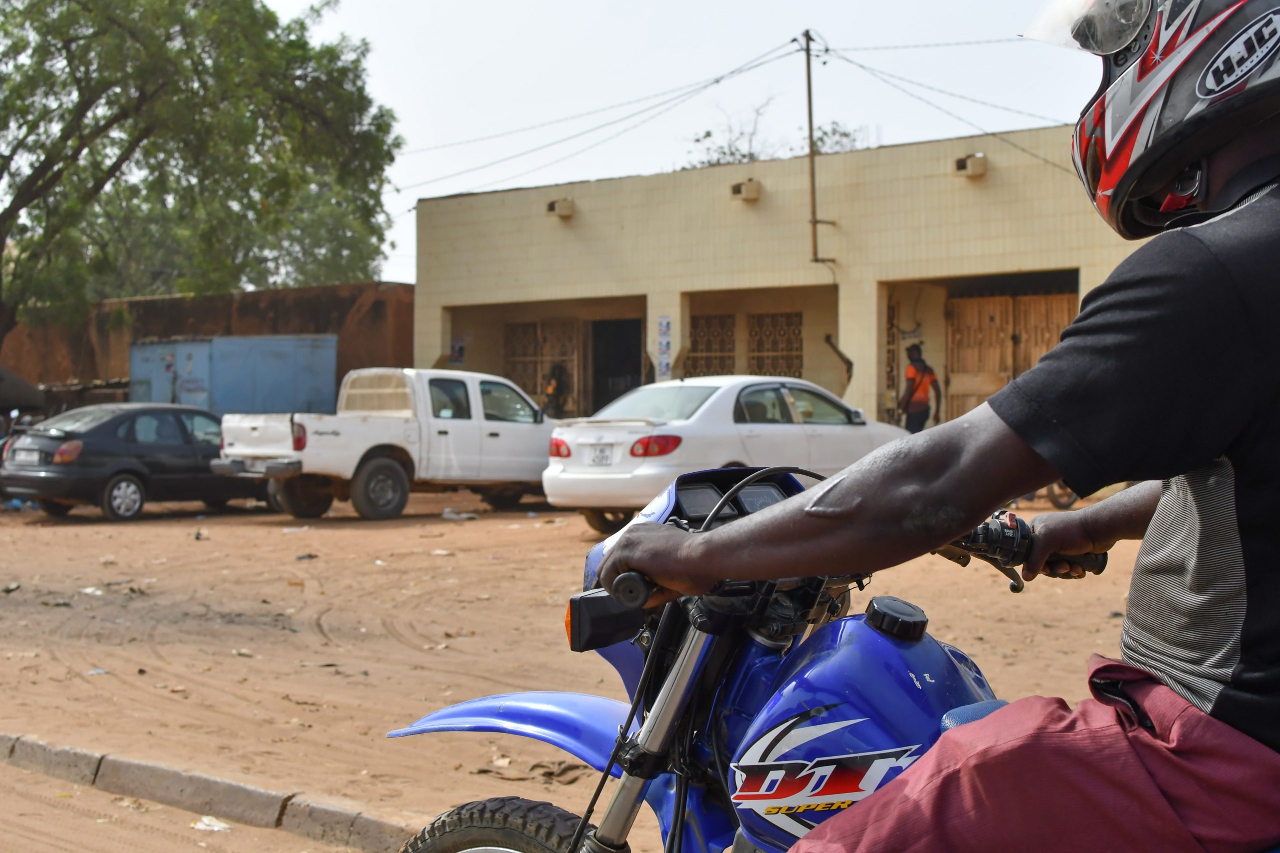 Promotion du port de casques par les Sahels Bikers à Agadez