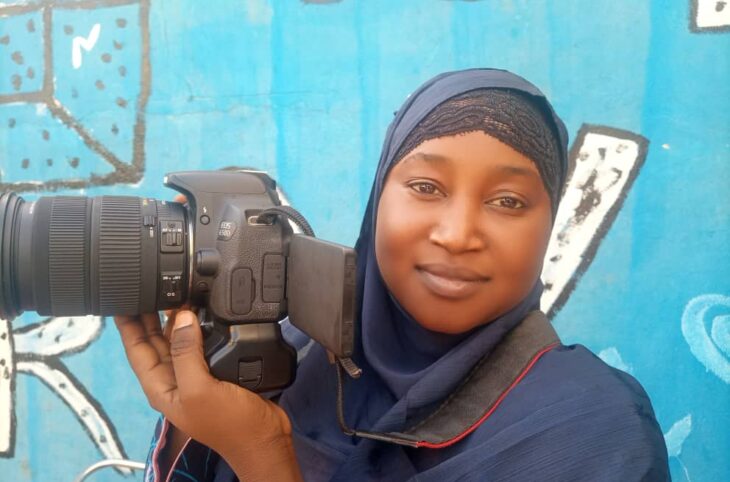 Le portrait de Balkissa Ibrahima, une jeune journaliste sportive