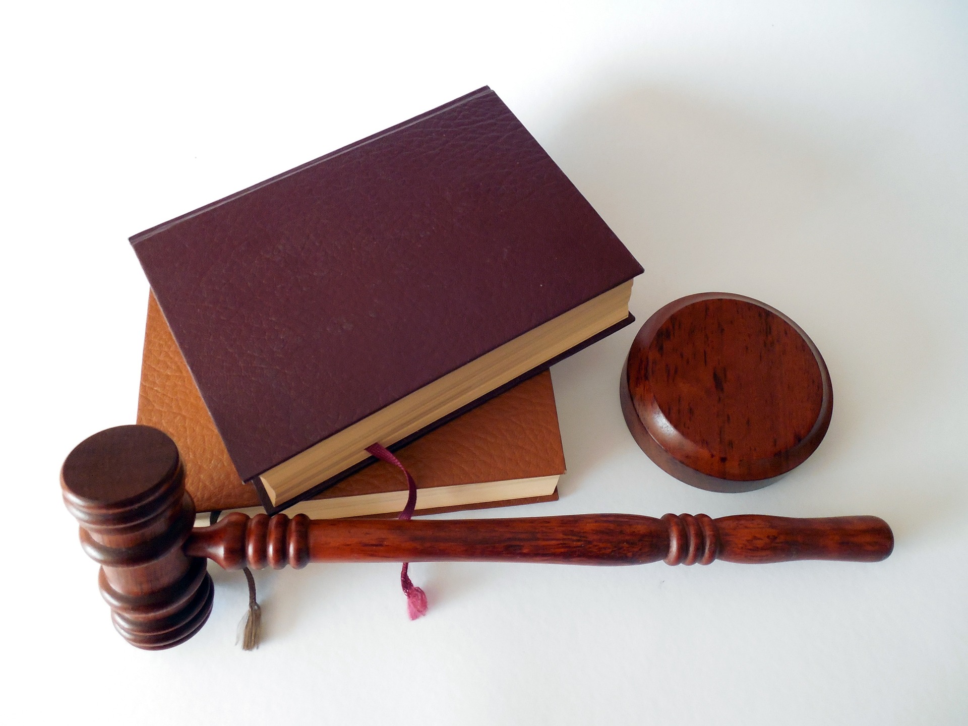 Que dit la loi sur l’exécution sommaire ?