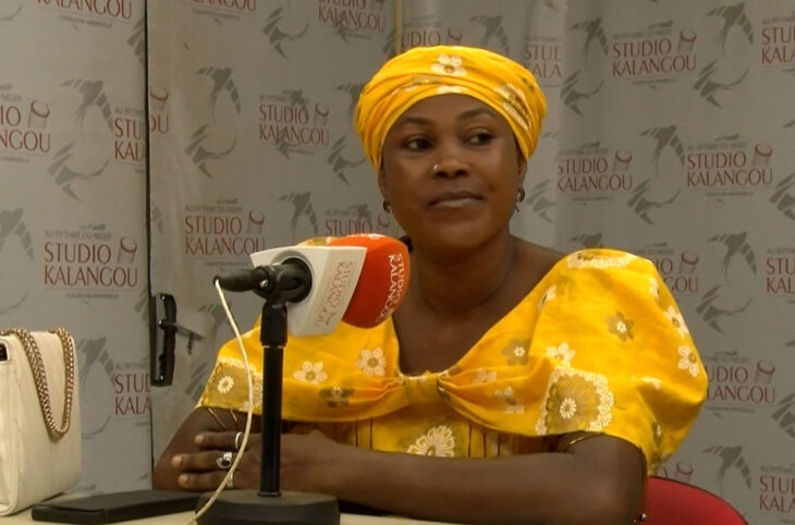 Portrait de Nana Aloko, chanteuse et actrice