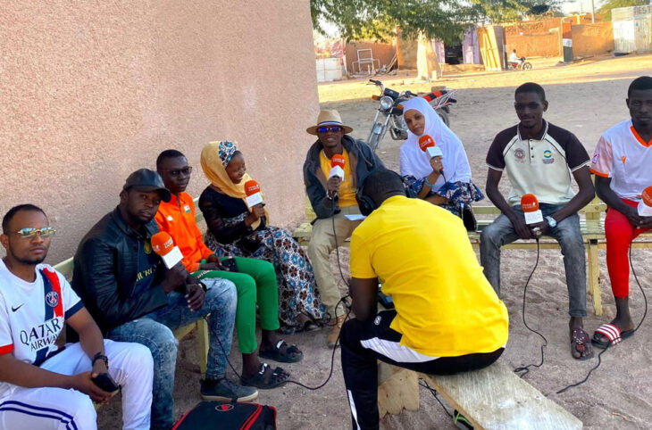 Entre Traditions, Modernité Et Responsabilité : comment les jeunes préparent le réveillon du 31 décembre 2024