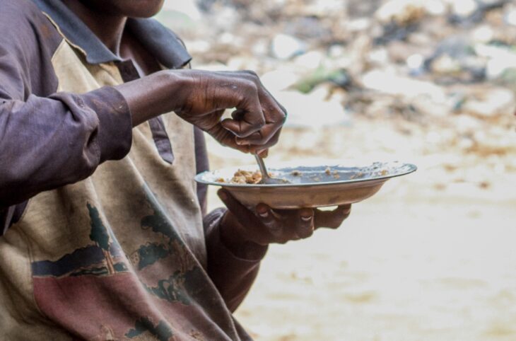 Prendre soin des effets personnels du mari : Entre tradition et respect mutuel