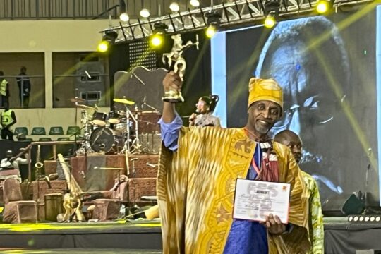 Dani Kouyaté a remporté l'Étalon d’or de Yennenga le 1er mars 2025 à Ouagadougou - Photo par Adama Dawaki pour Studio Kalangou