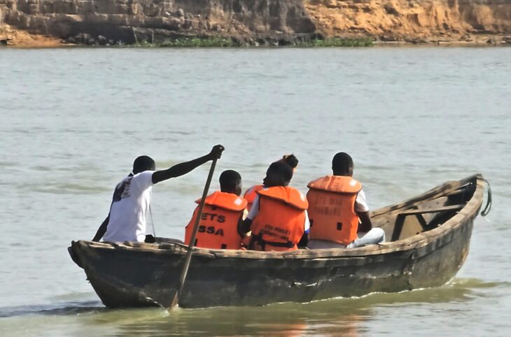 Frontière Bénin-Niger fermée : le fleuve Niger devient une alternative pour les voyageurs
