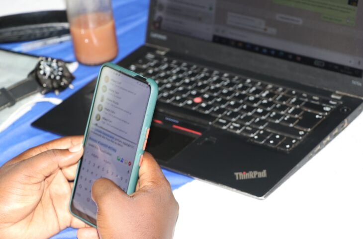 Faire attention à la bulle informationnelle sur les réseaux sociaux