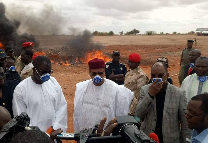 Niamey/ Incinération de 2,5 tonnes de résine de cannabis