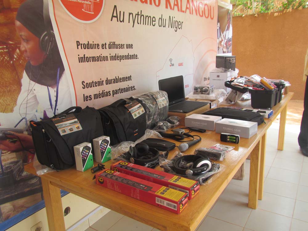 Le Studio Kalangou appui en matériel plusieurs radios communautaires et commerciales du Niger