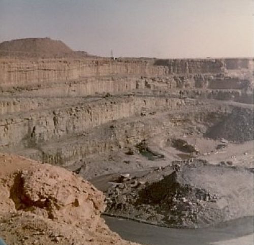 Arlit / Grogne des ouvriers de la COMINAK