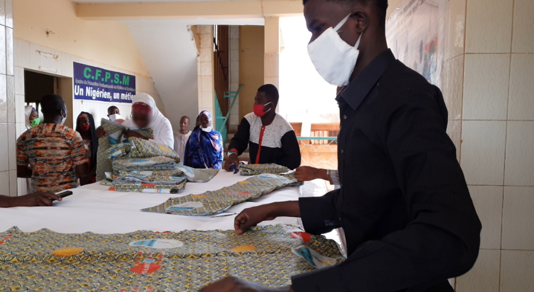 Covid-19 : le centre de formation en stylisme de Niamey adapte sa production