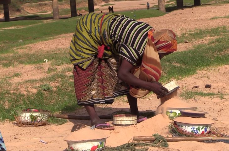 Les femmes vendeuses de sable