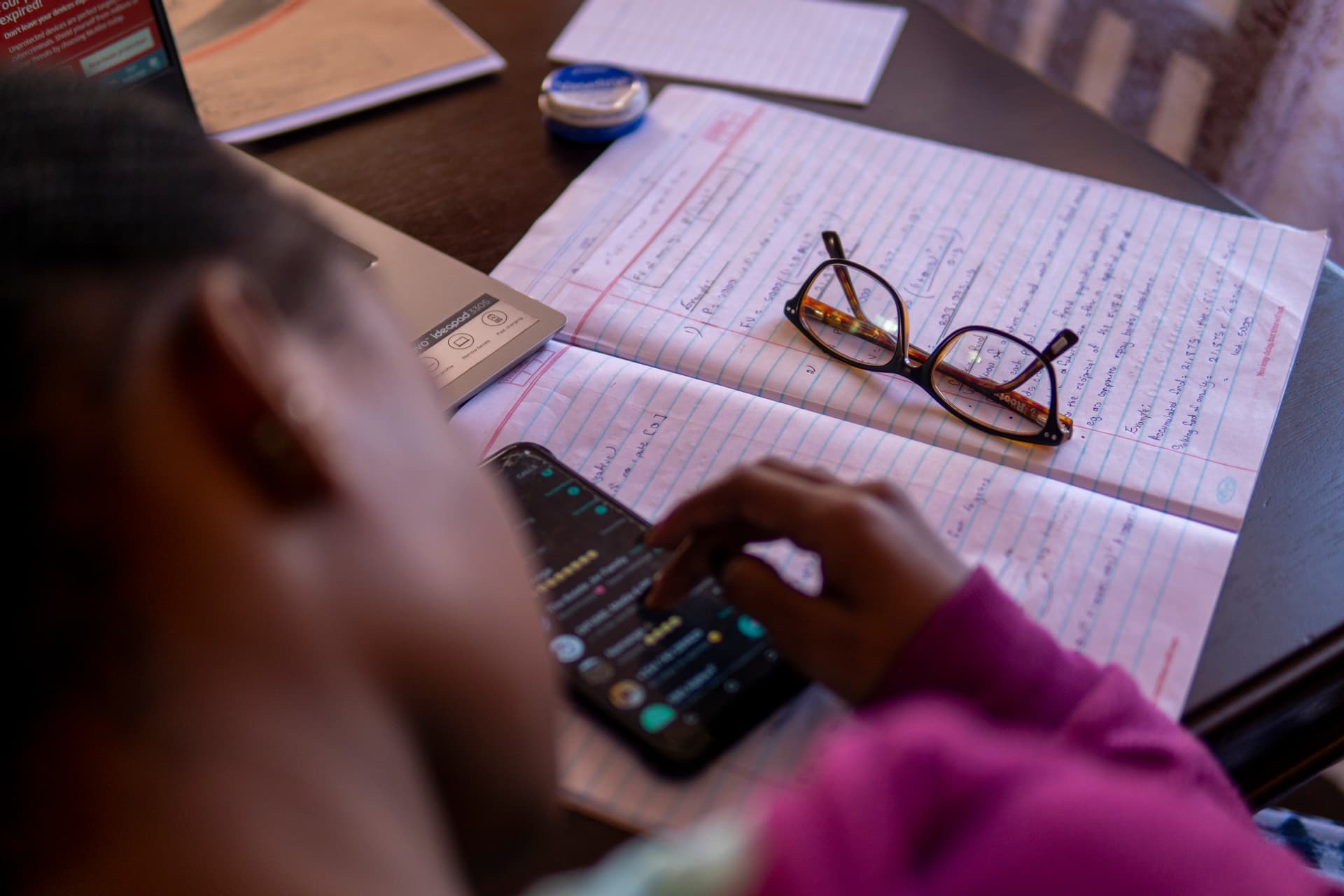 Le harcèlement en ligne n’est pas sans conséquence pour les jeunes filles