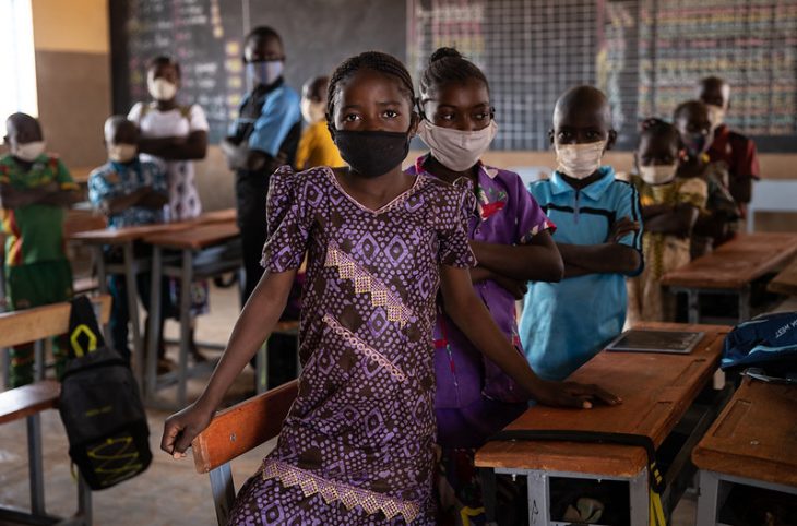 Non, la Covid-19 ne touche pas seulement les personnes âgées