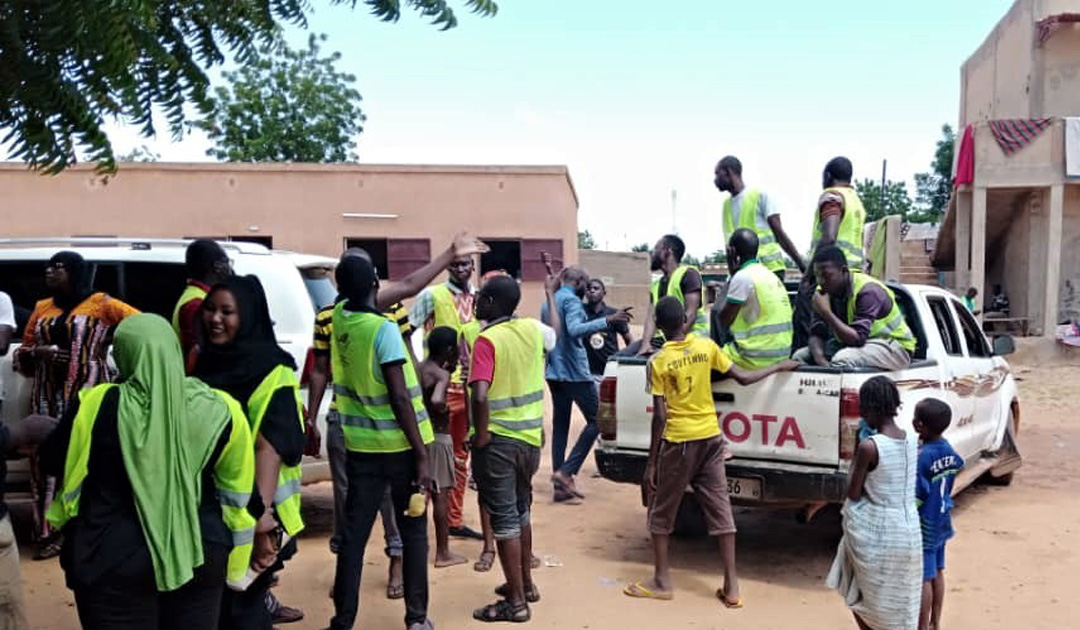 Au Niger, les jeunes au premier rang pour soutenir les personnes sinistrées