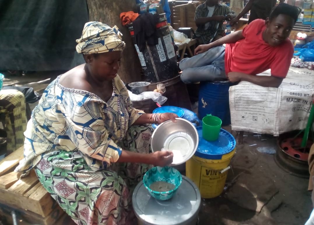 Le magazine du 07/08/2019 : Une nigérienne vendeuse de « dégué » à Bamako