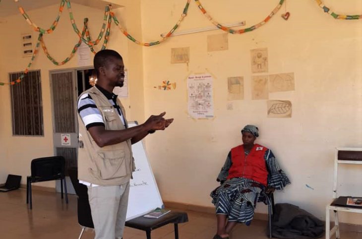 Portrait de Boubacar Issa alias Sodja, jeune volontaire à la Croix-Rouge