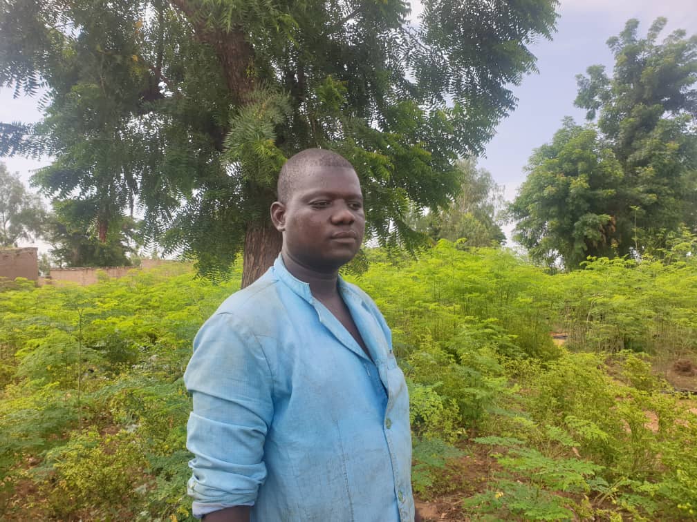 Portrait de Nassirou Boubacar, un jeune jardinier de Balleyara