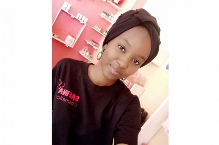 Safina, jeune fabricante de produits cosmétiques à Niamey