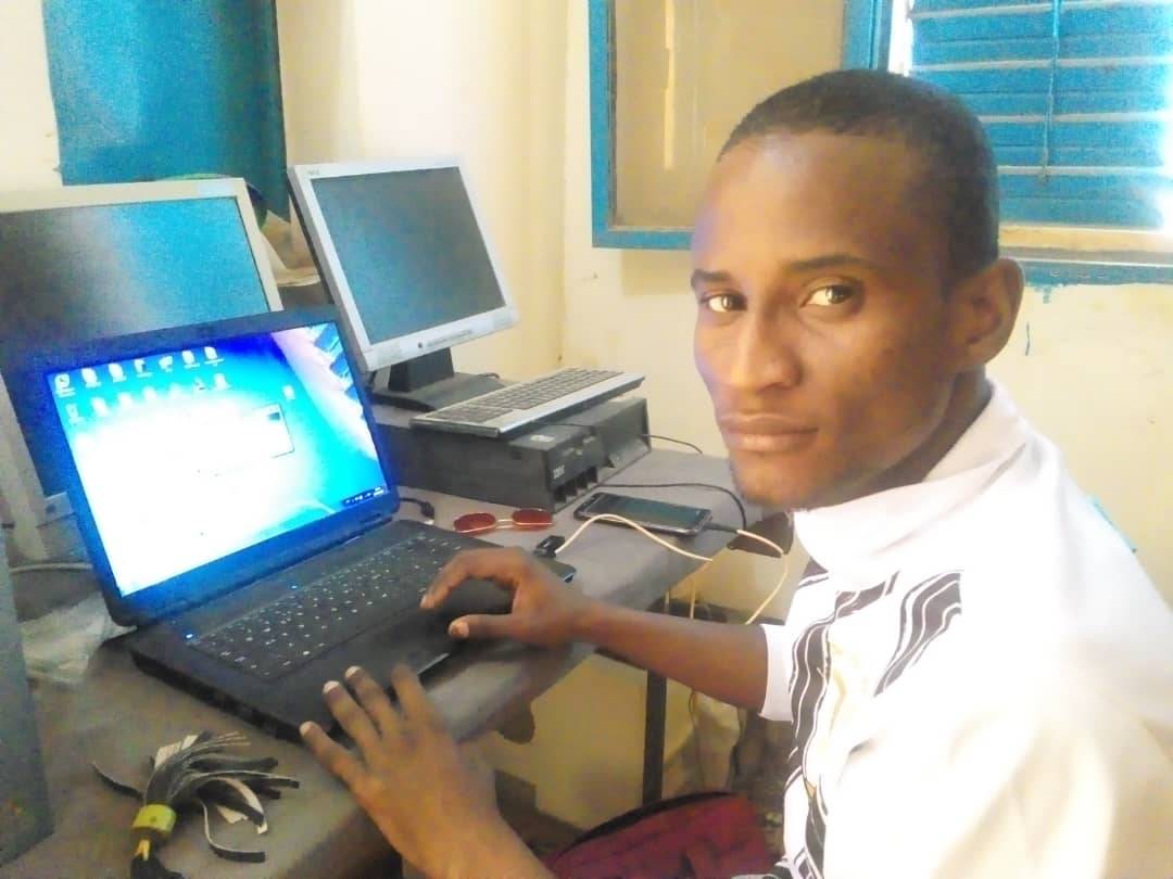 Salifou Issoufou, maintenancier informatique de Dogondoutchi