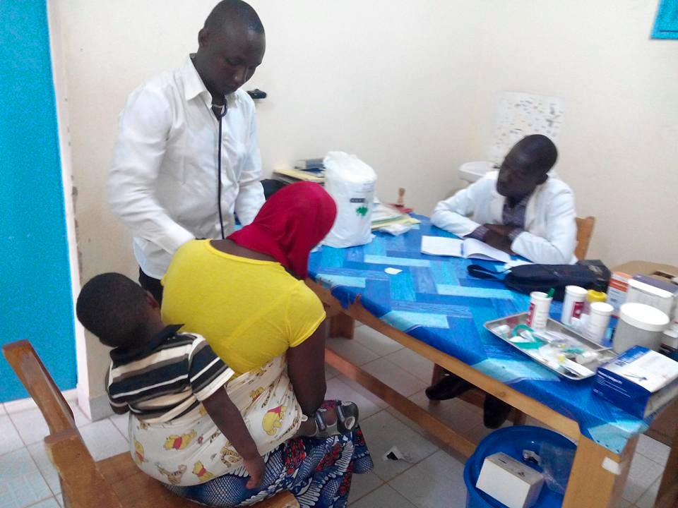 Santé / Des étudiants en médecine organisent des consultations médicales gratuites dans les zones rurales du Niger