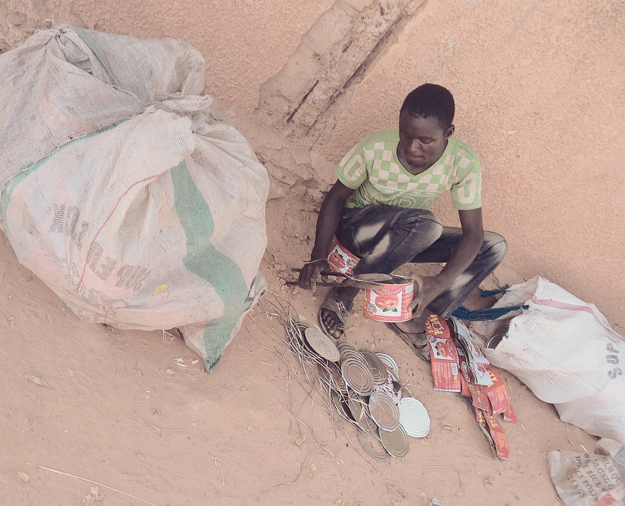 Tahoua / A Madaoua, des jeunes collectent et commercialisent des déchets plastiques et métalliques